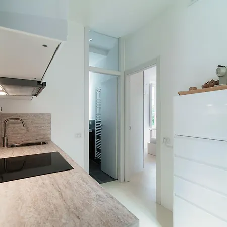 Apartment Giuliny Lovely Flat - The House Of Travelers Como