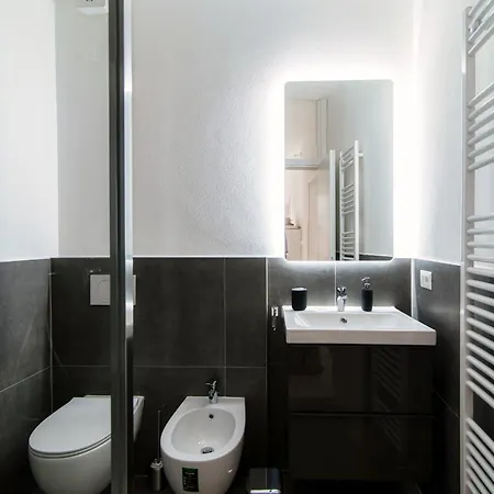 Apartment Giuliny Lovely Flat - The House Of Travelers