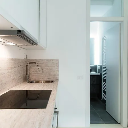 Apartment Giuliny Lovely Flat - The House Of Travelers